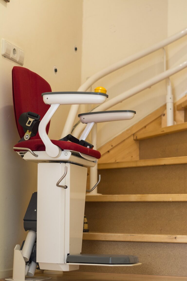 Treppenlift als Symbolbild für eine Wohnumfeldverbesserung